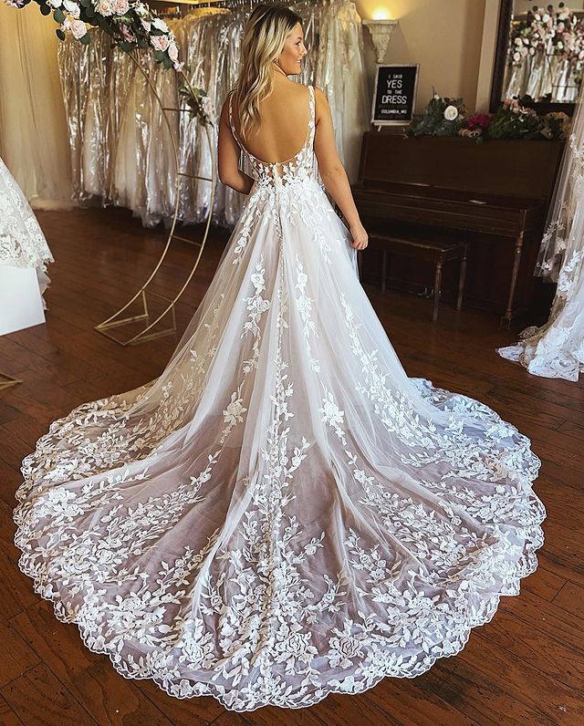 A-line Lace/Tulle Wedding Dress,Fashion Custom made Bridal Dress PDW140
